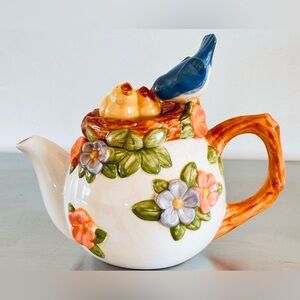 Vintage Teleflora Bird Nest Teapot Mom‎ & Baby Bluebirds Lidded Ceramic White 7"